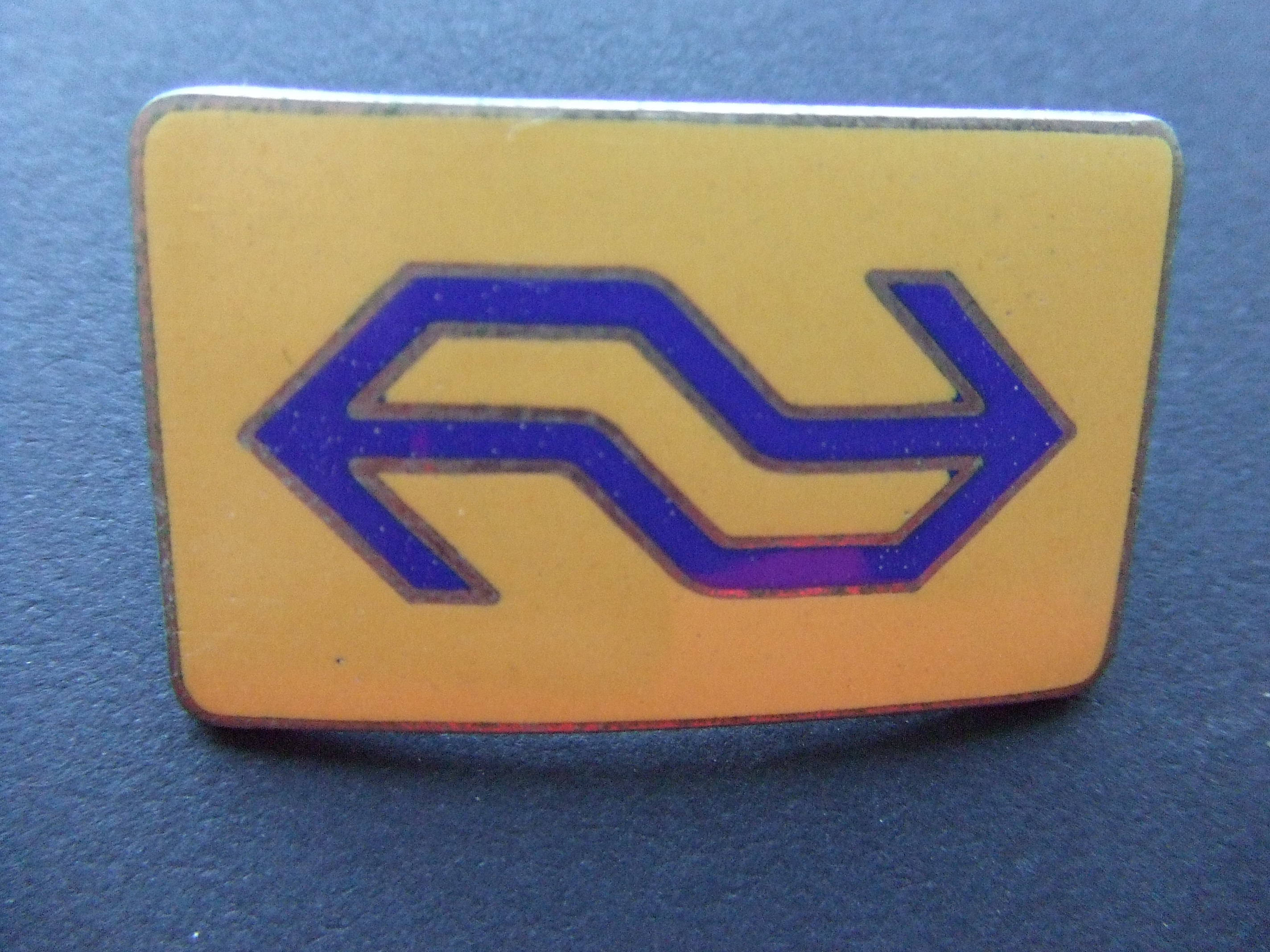 Pet embleem NS conducteur geel logo origineel emaille